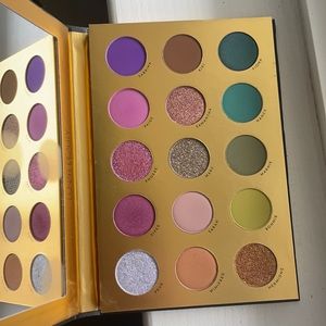Lunar Beauty Moon Spell Vol. I eyeshadow palette